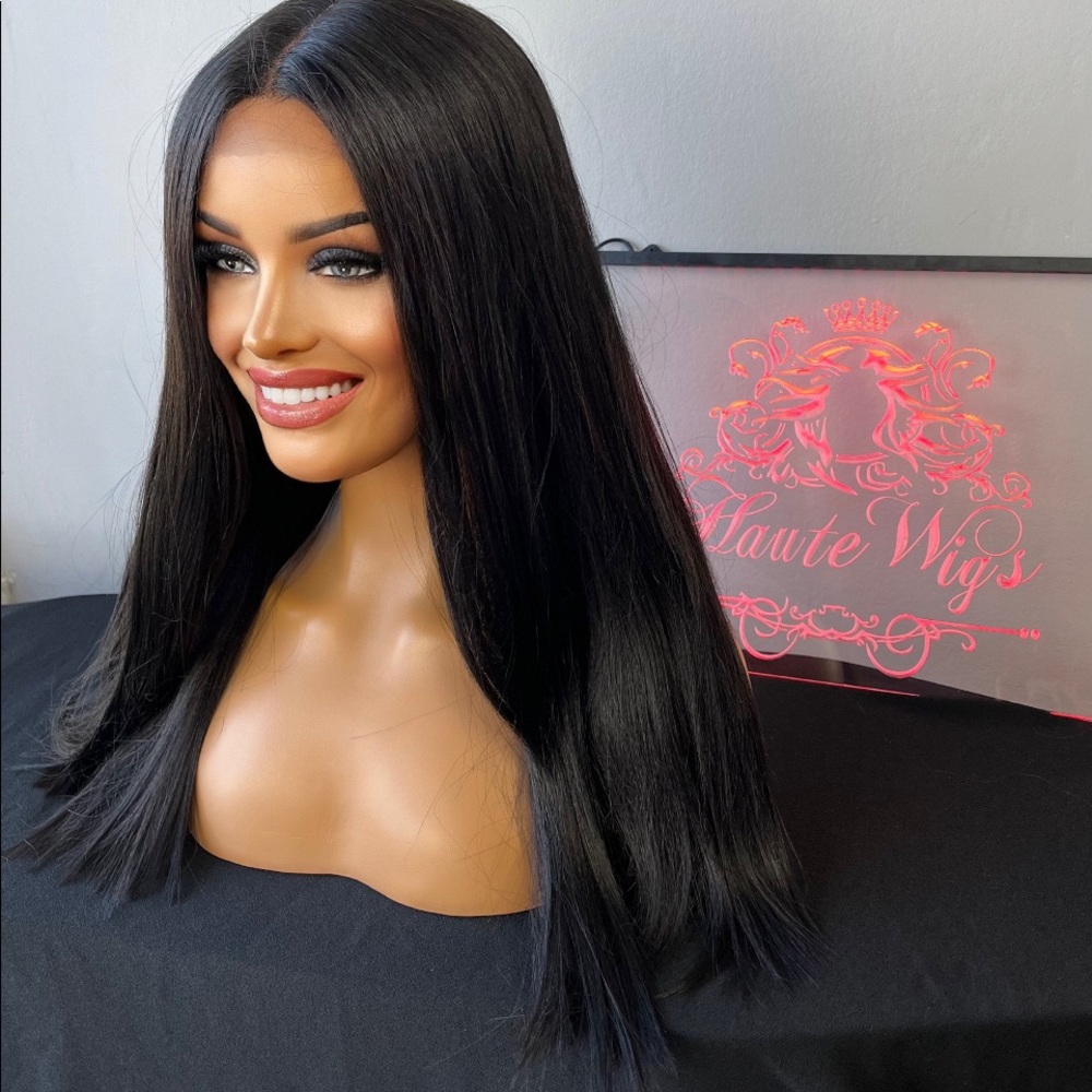 Truly stunning human/artificial hair mixed BNWT wig